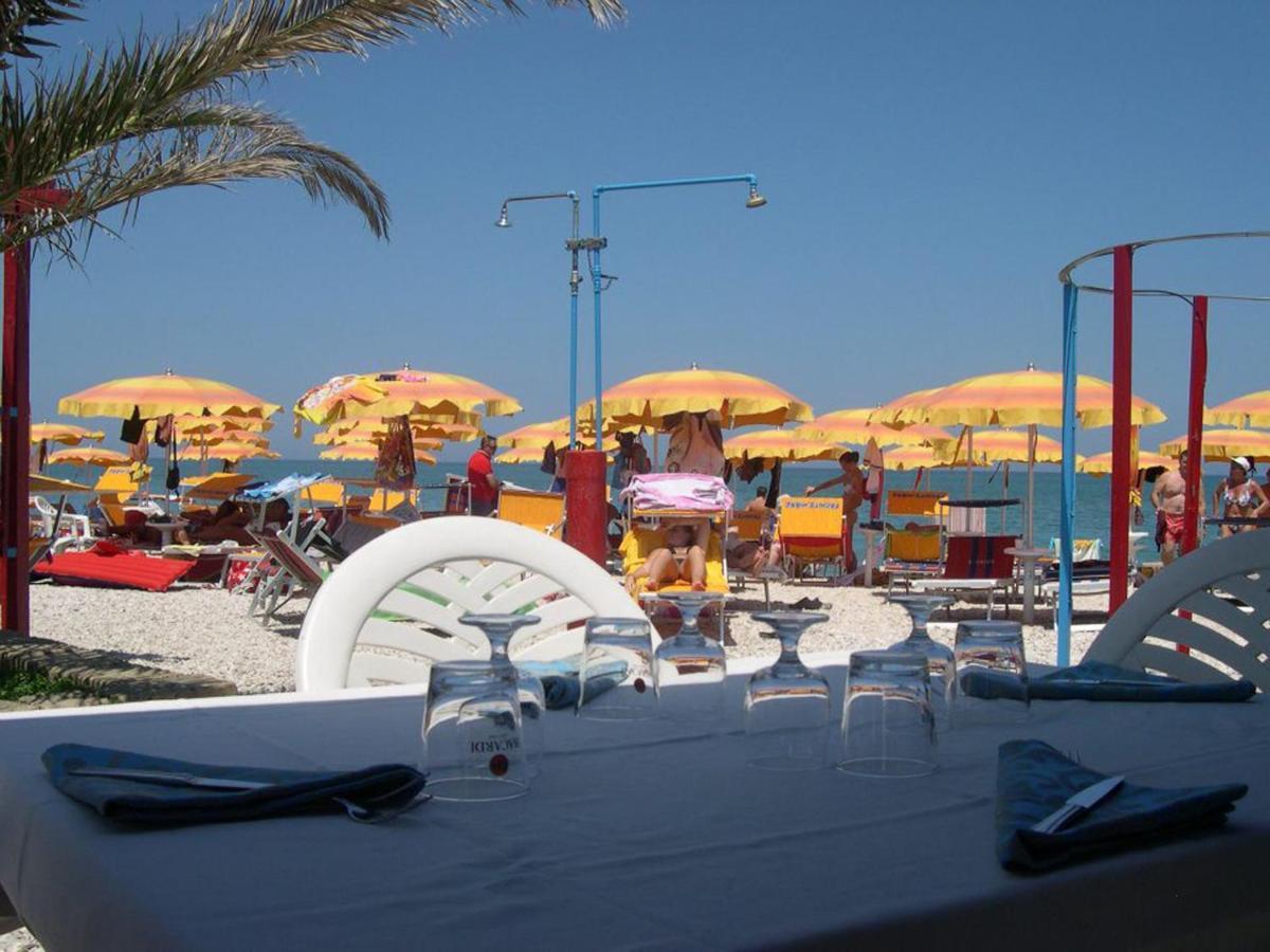 L'Oasi Di Lulu' Hotel Сенигалия Екстериор снимка